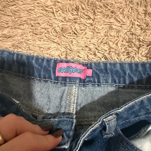 Edikted Raelynn Washed Low Rise Jeans - Picture 3 of 3